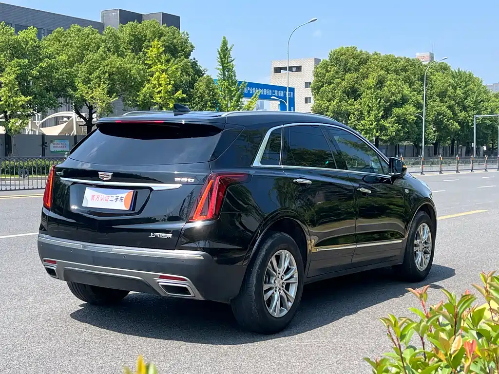 CADILLAC XT5 2021