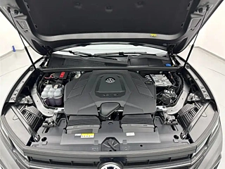 VOLKSWAGEN TOUAREG  2023 YEAR 3.0TSI SHARP & 2023