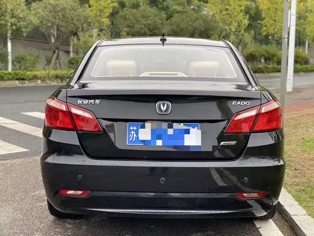 CHANGAN EADO 2015