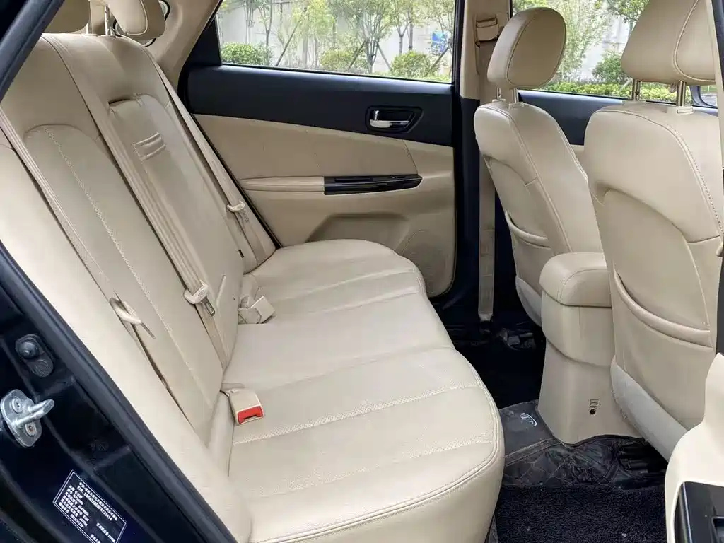 CHANGAN EADO 2015