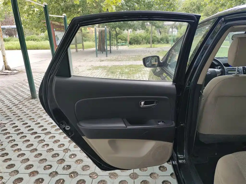 HYUNDAI CELESTA 2011