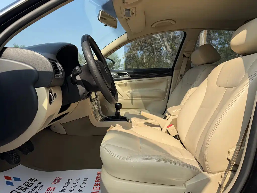 VOLKSWAGEN PASSAT LINGYU 2009