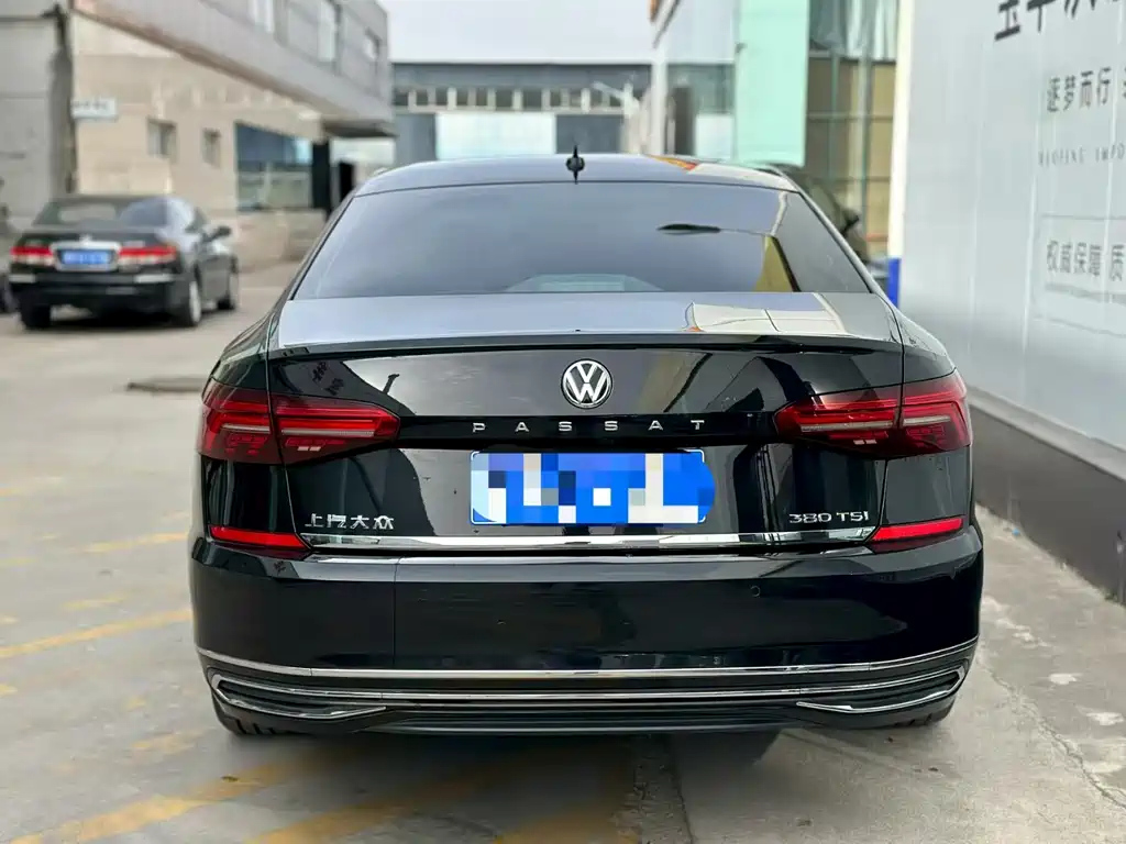 VOLKSWAGEN PASSAT 2020