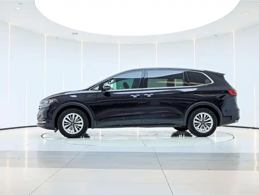 VOLKSWAGEN VILORAN 2024