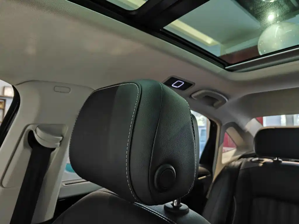 VOLKSWAGEN PASSAT 2022