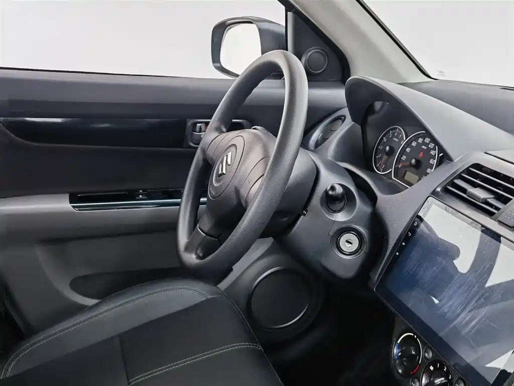SUZUKI SWIFT 2016