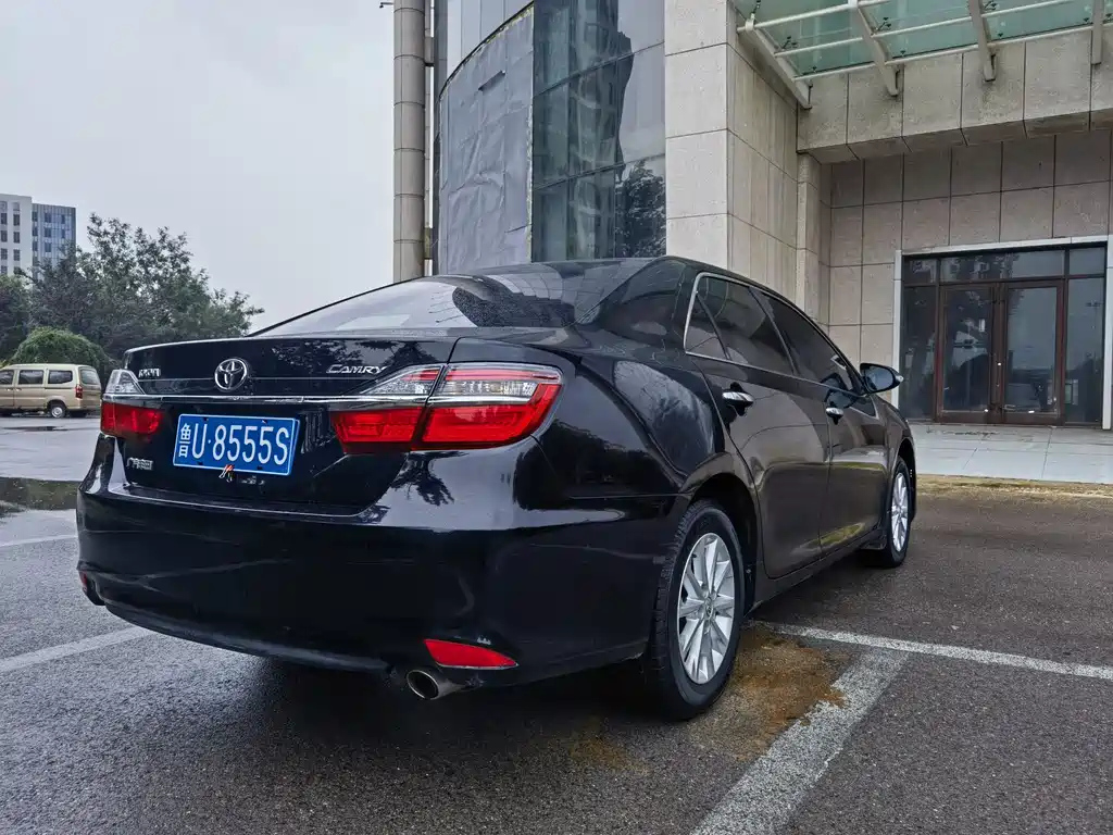 TOYOTA CAMRY 2015