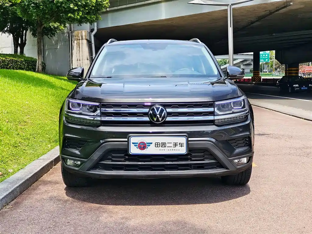 VOLKSWAGEN THARU 2022