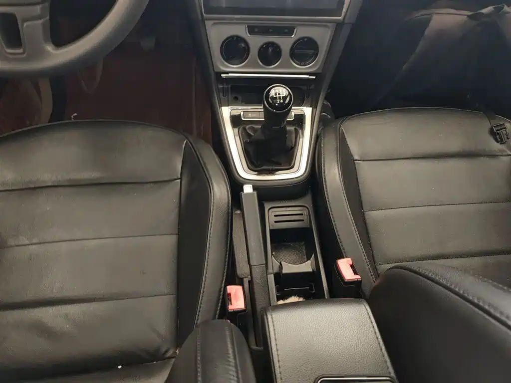 VOLKSWAGEN LAVIDA 2013