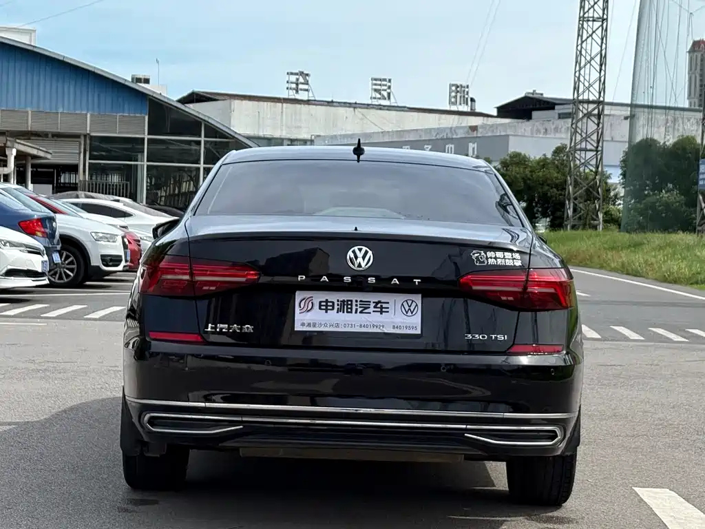VOLKSWAGEN PASSAT 2019