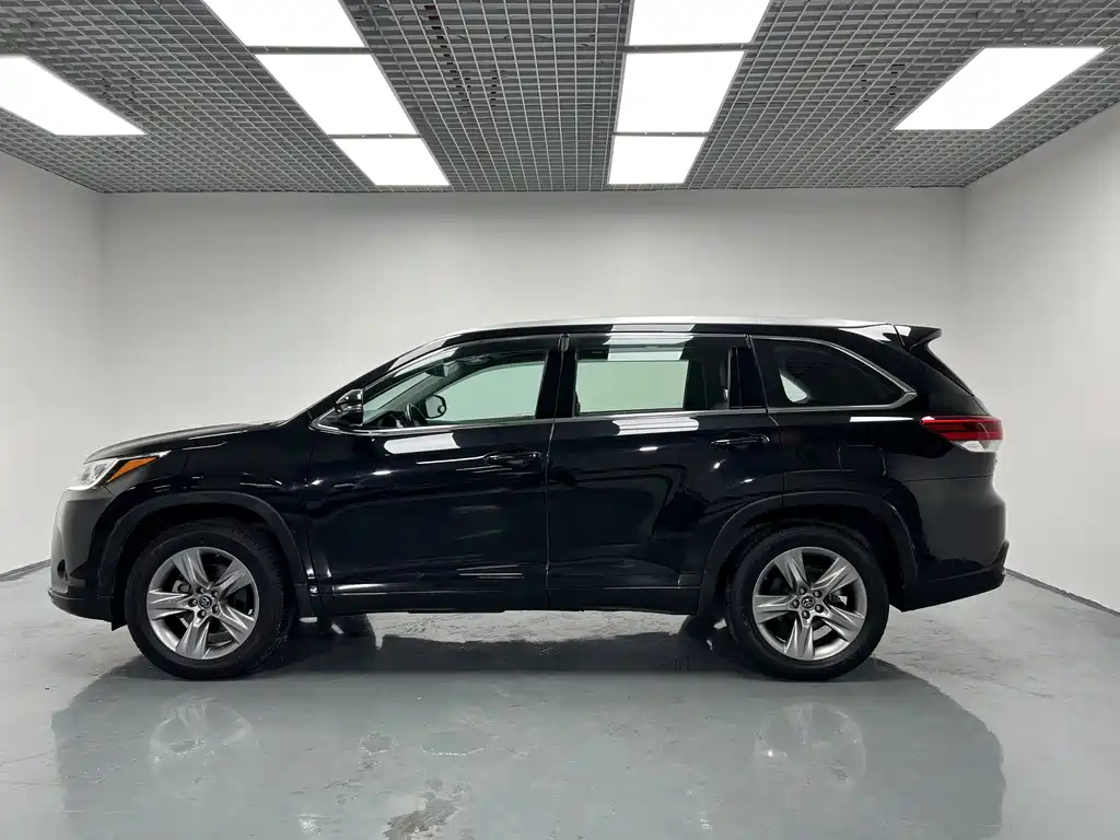 TOYOTA HIGHLANDER 2020