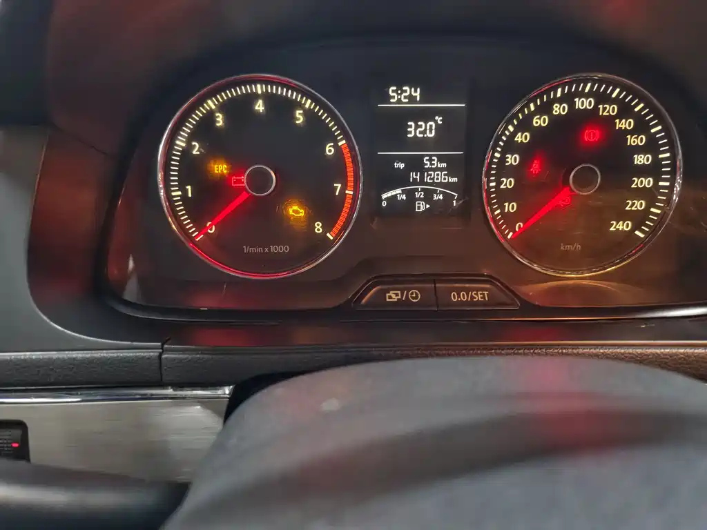 VOLKSWAGEN LAVIDA 2013