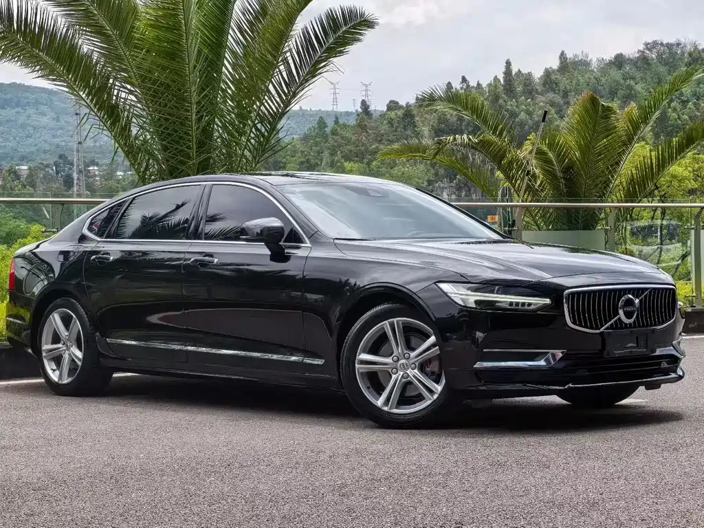 VOLVO S90 2019