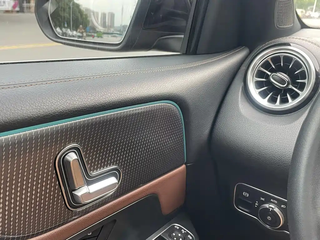 MERCEDES BENZ GLB 2022