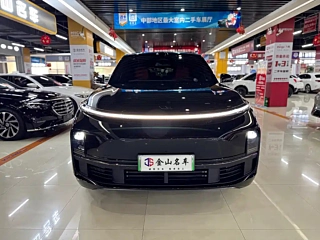 LI AUTO L8  2025