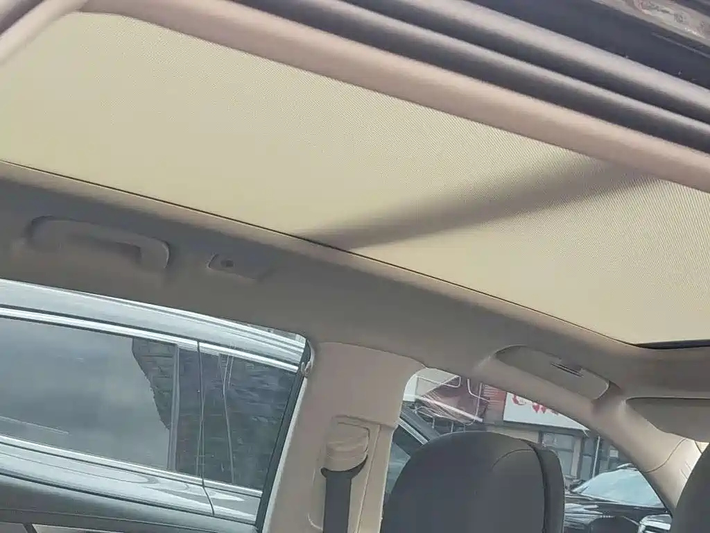 HONGQI HS5 2023