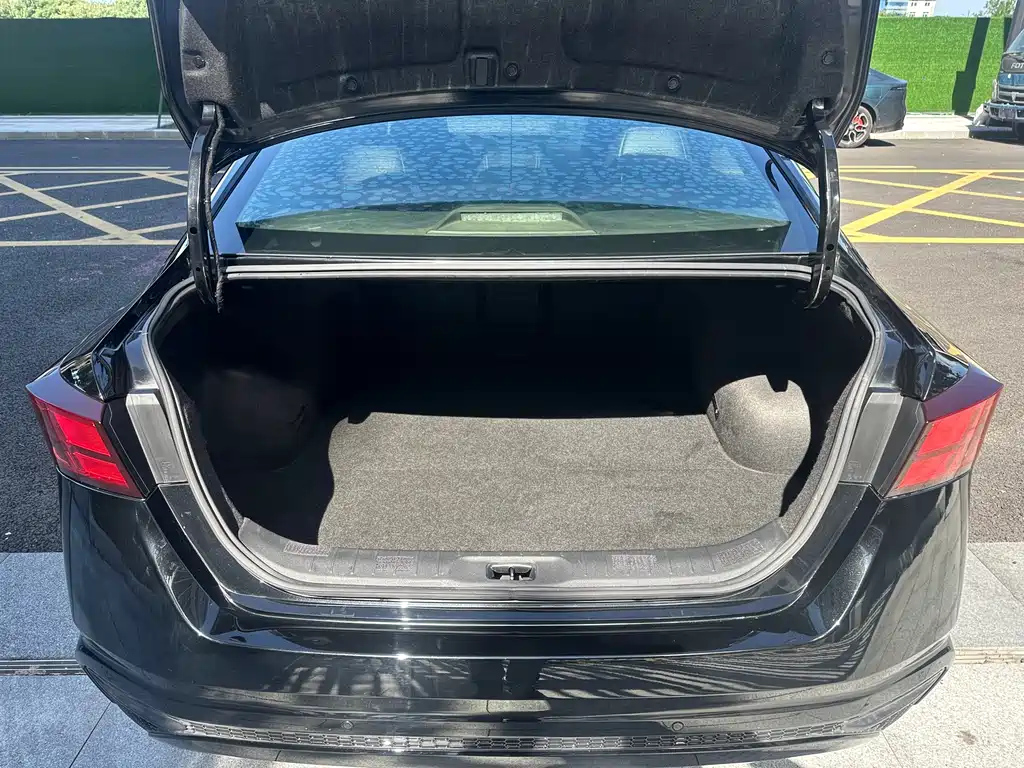 NISSAN TEANA 2019