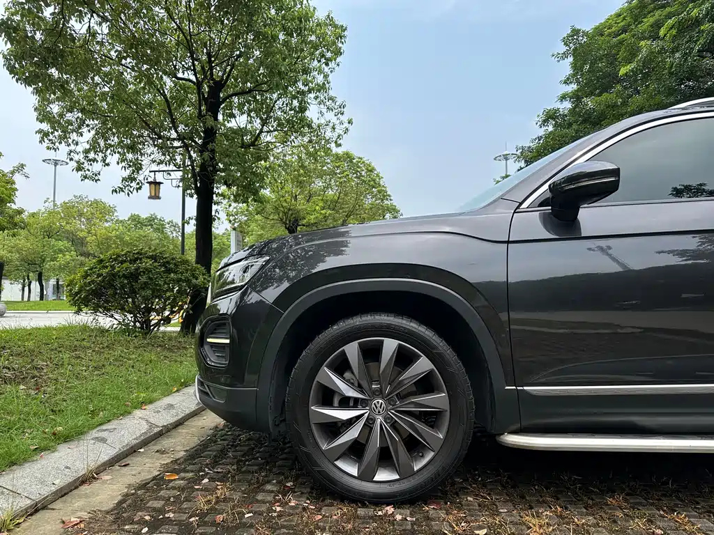 VOLKSWAGEN TAYRON 2020