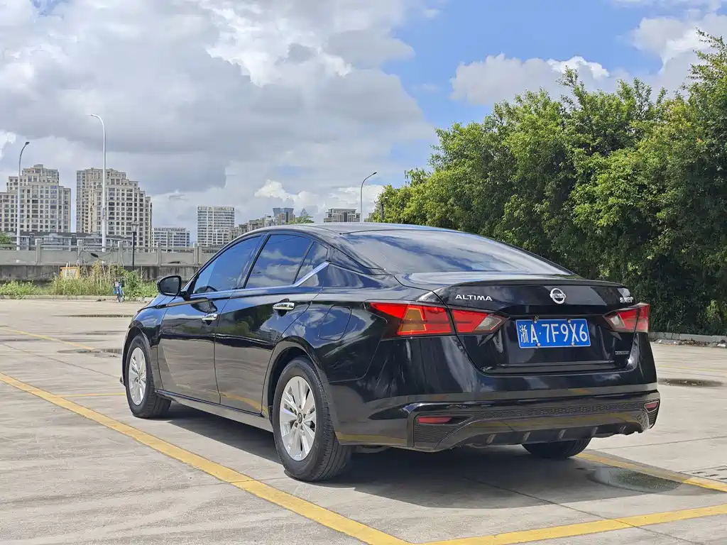 NISSAN TEANA 2022