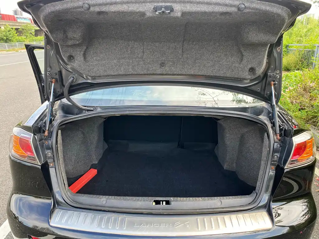 MITSUBISHI LANCER EX 2014