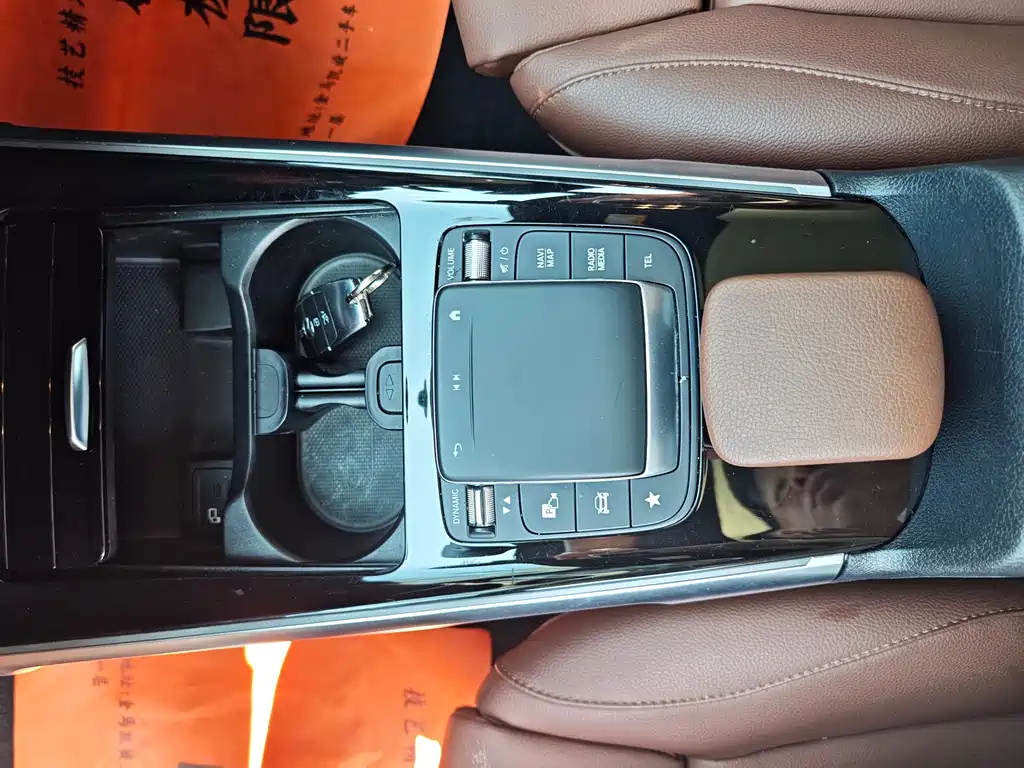 MERCEDES BENZ GLB 2021