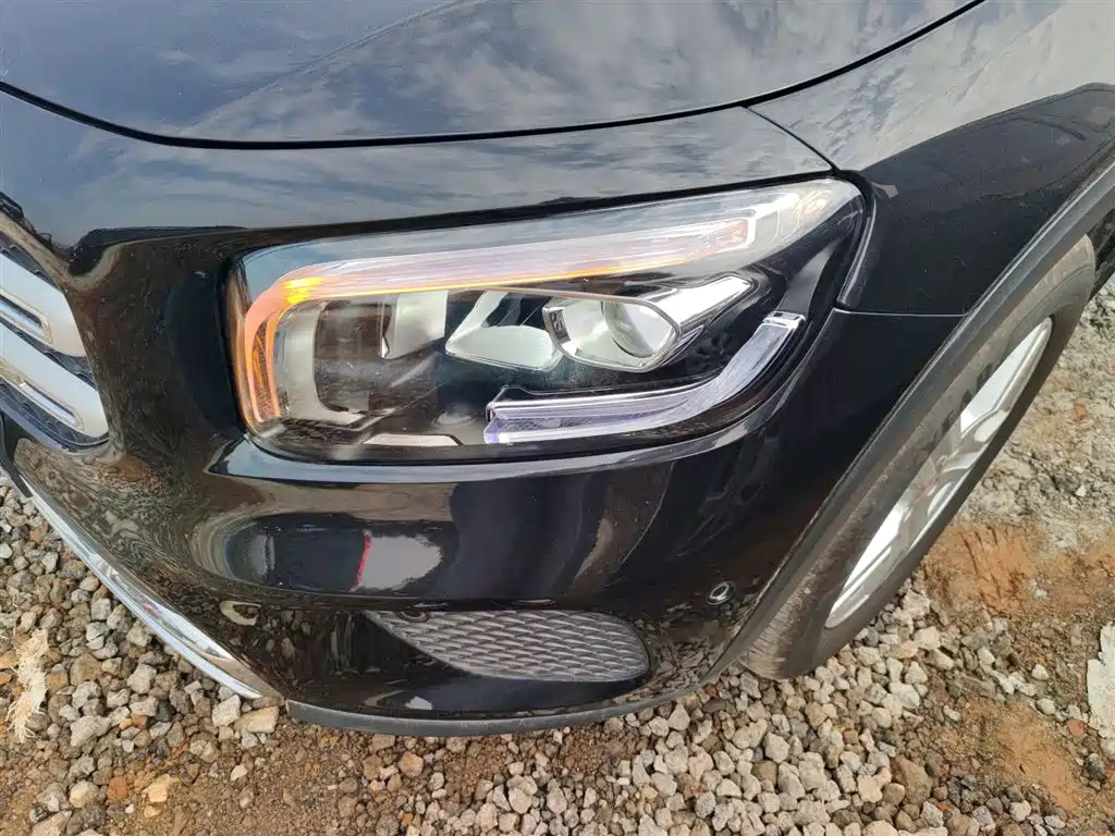 MERCEDES BENZ GLB 2023