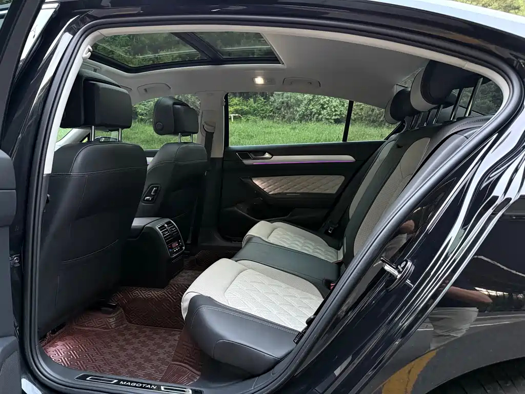 VOLKSWAGEN MAGOTAN 2023