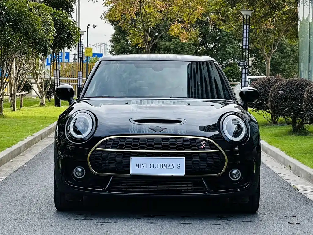 MINI CLUBMAN 2024
