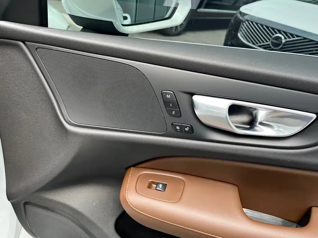 VOLVO S60 2024