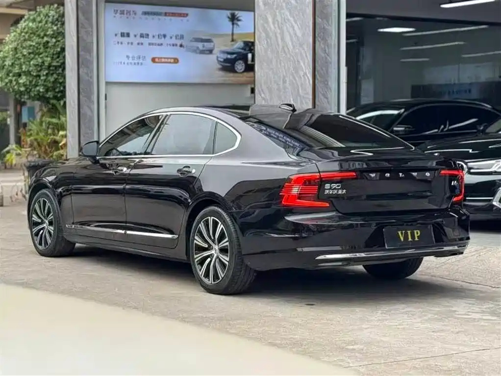 VOLVO S90 2021