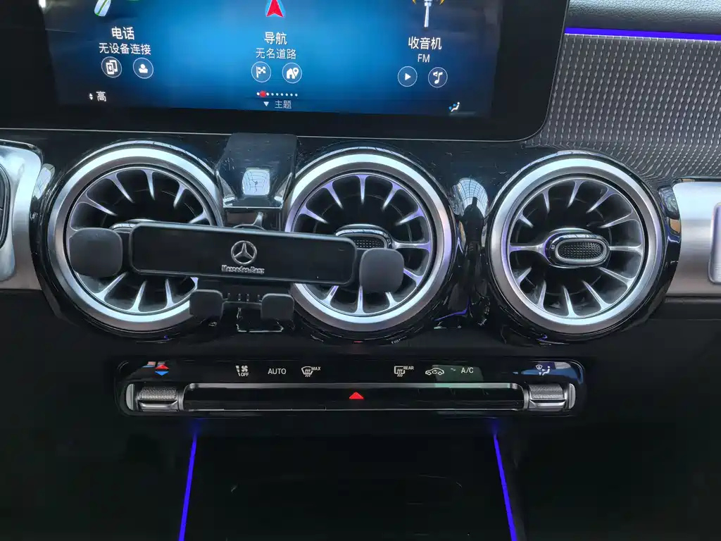 MERCEDES BENZ GLB 2022