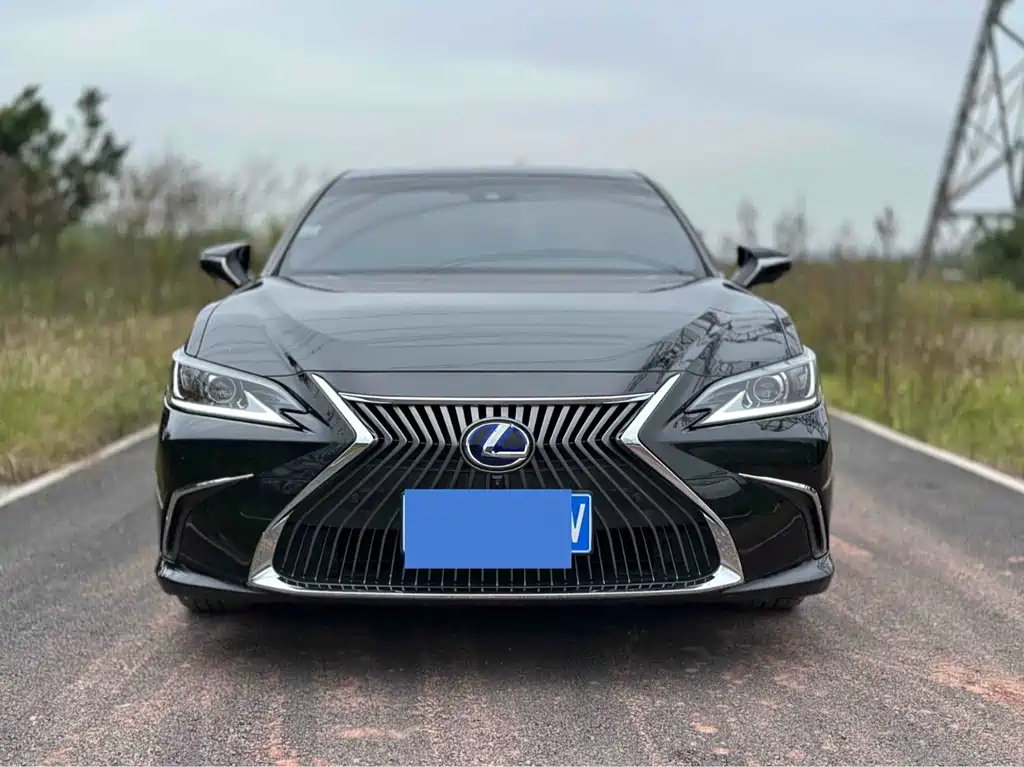 LEXUS ES 2020