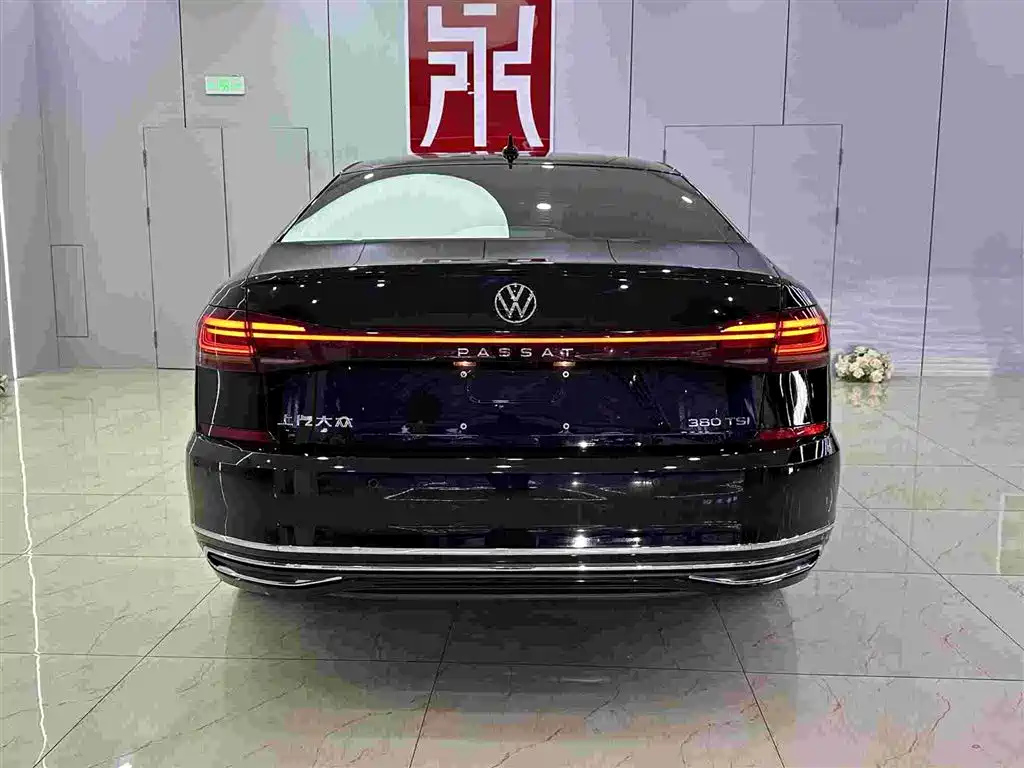 VOLKSWAGEN PASSAT 2024