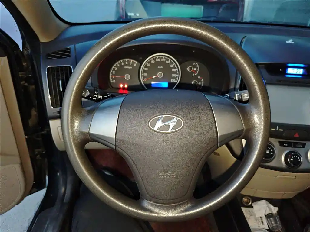 HYUNDAI CELESTA 2015