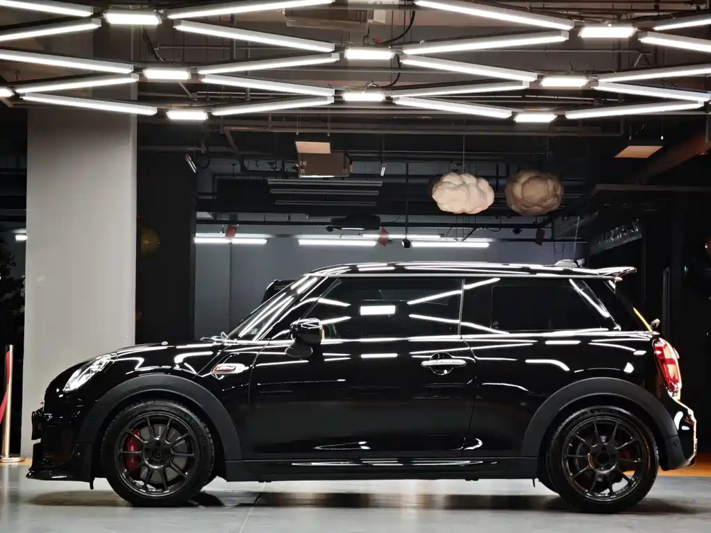 MINI JCW 2020