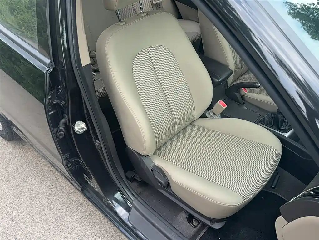 HYUNDAI CELESTA 2011