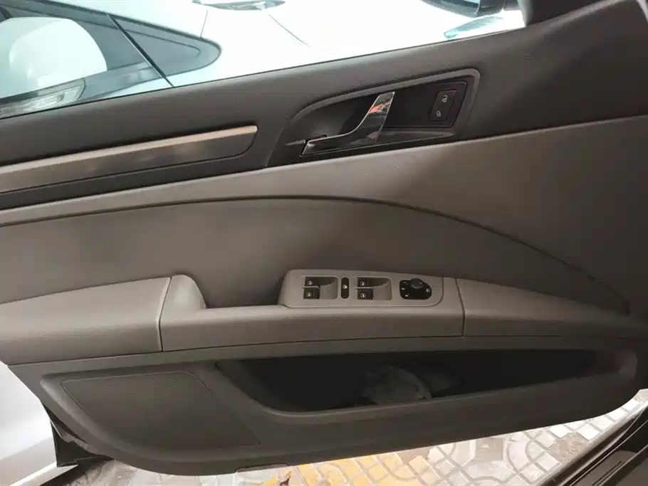 SKODA SUPERB 2013