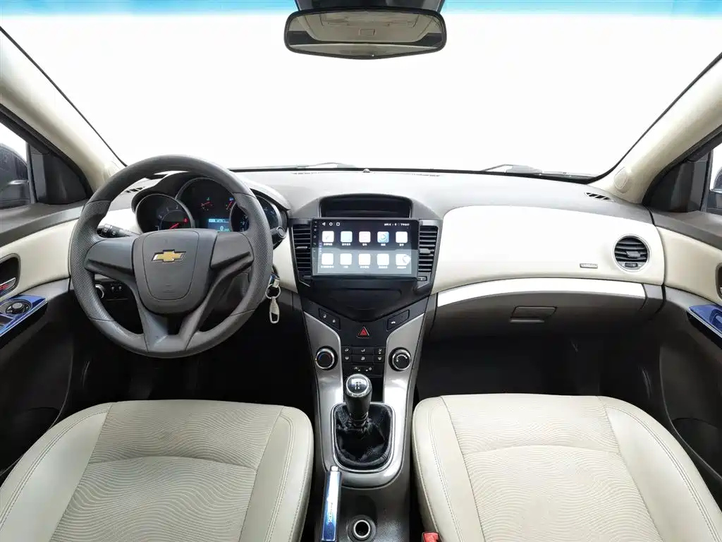 CHEVROLET CRUZE 2015
