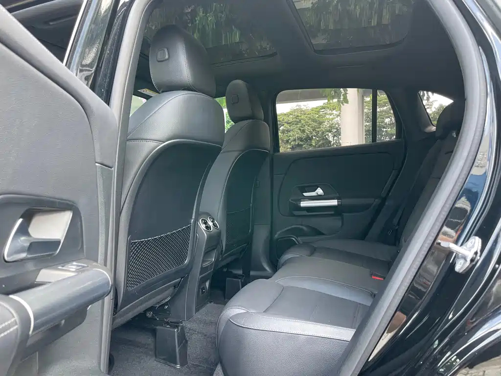 MERCEDES BENZ GLA 2022