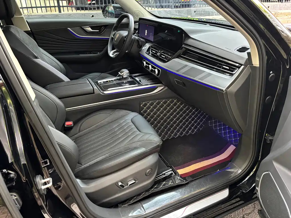 HONGQI HS5 2023