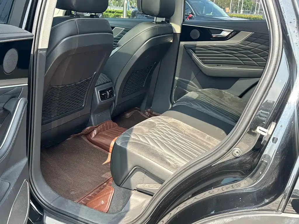 HONGQI HS5 2022