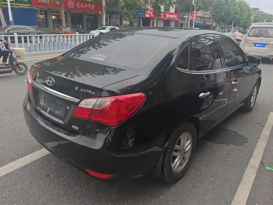HYUNDAI CELESTA 2011