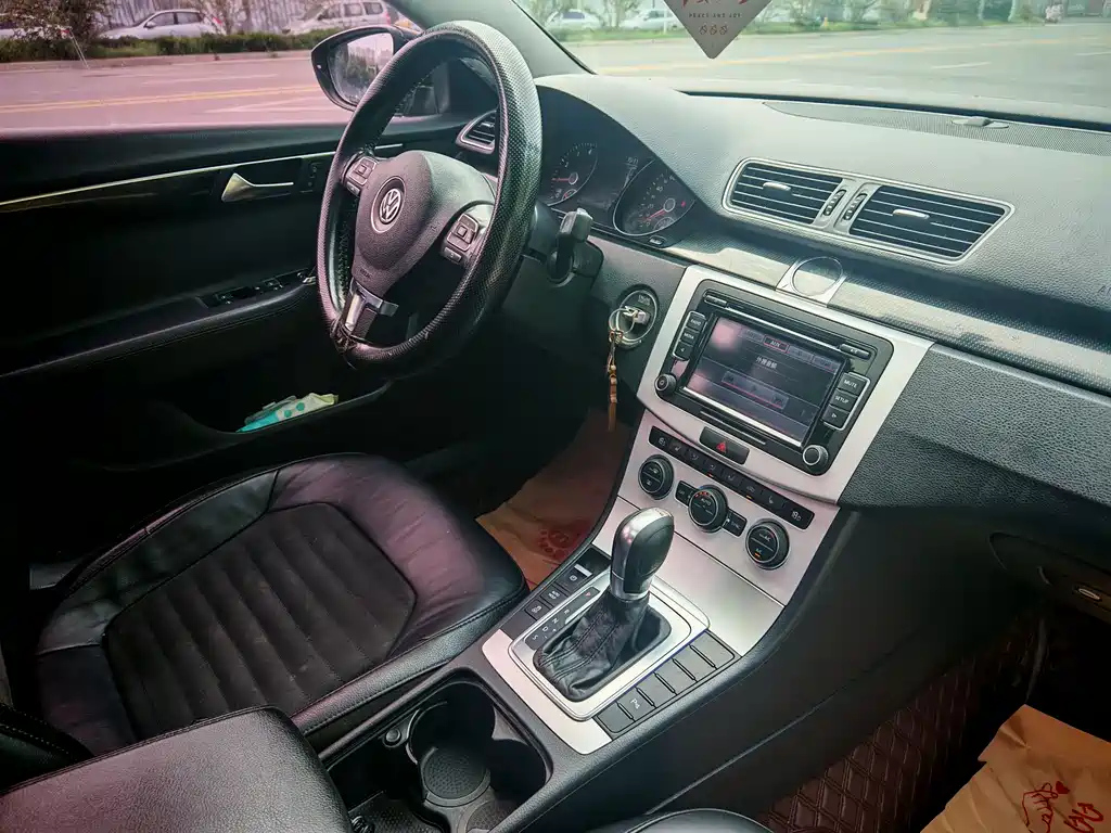 VOLKSWAGEN MAGOTAN 2015