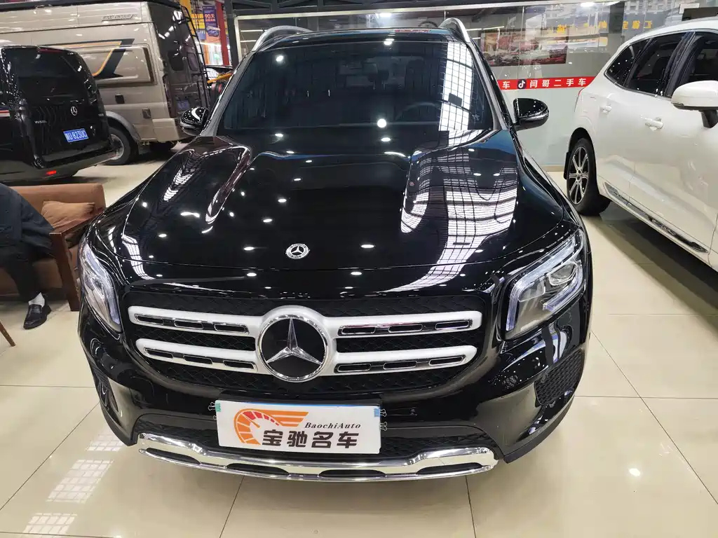 MERCEDES BENZ GLB 2023