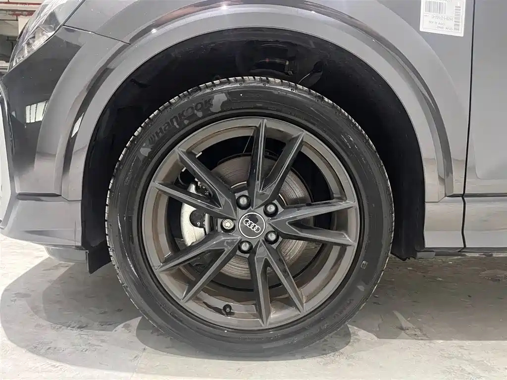 AUDI Q2L 2025