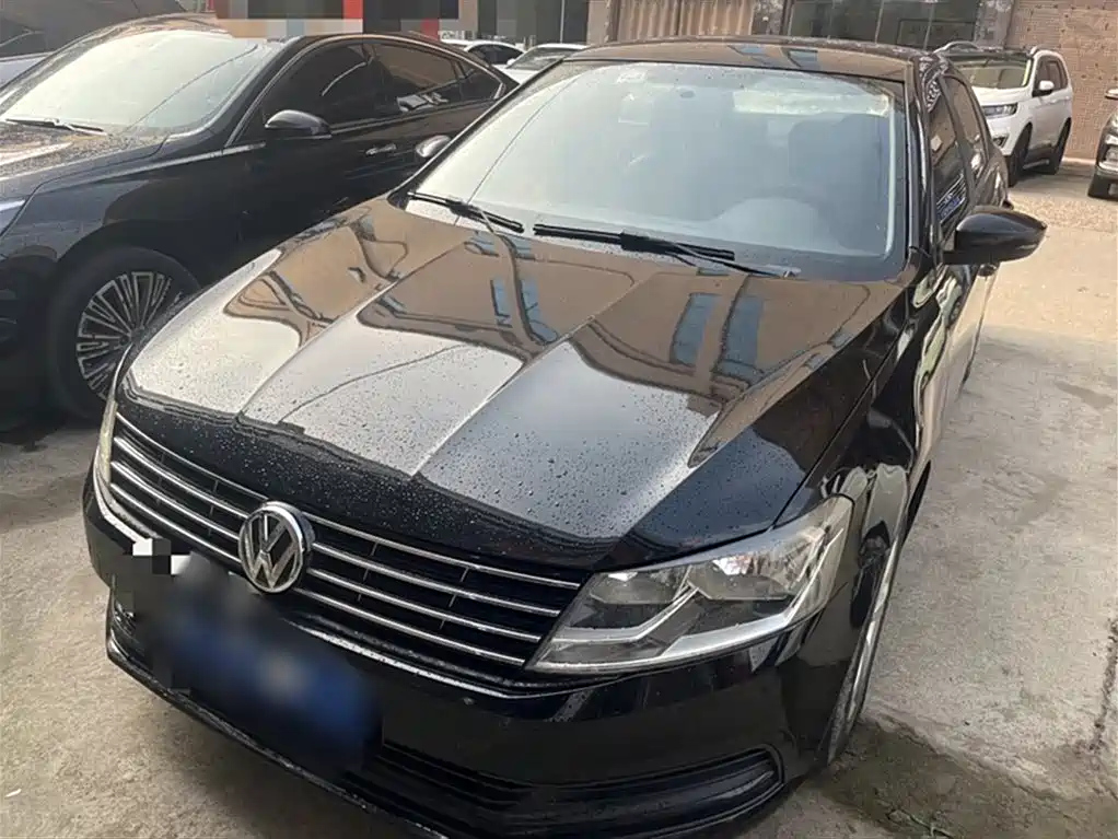 VOLKSWAGEN LAVIDA 2015