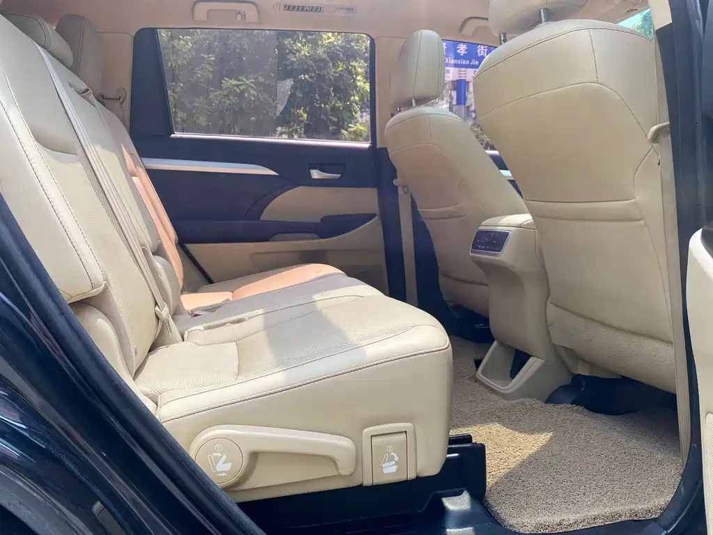 TOYOTA HIGHLANDER 2018