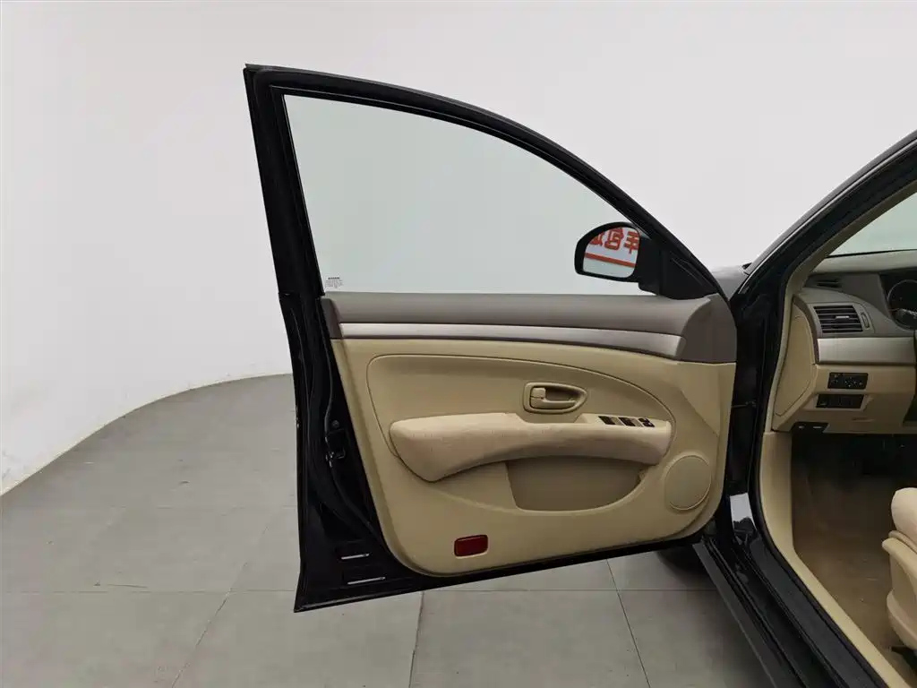 NISSAN SYLPHY 2016