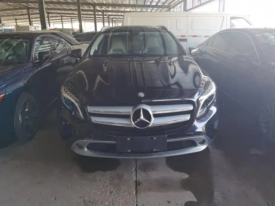 MERCEDES BENZ GLA 2015