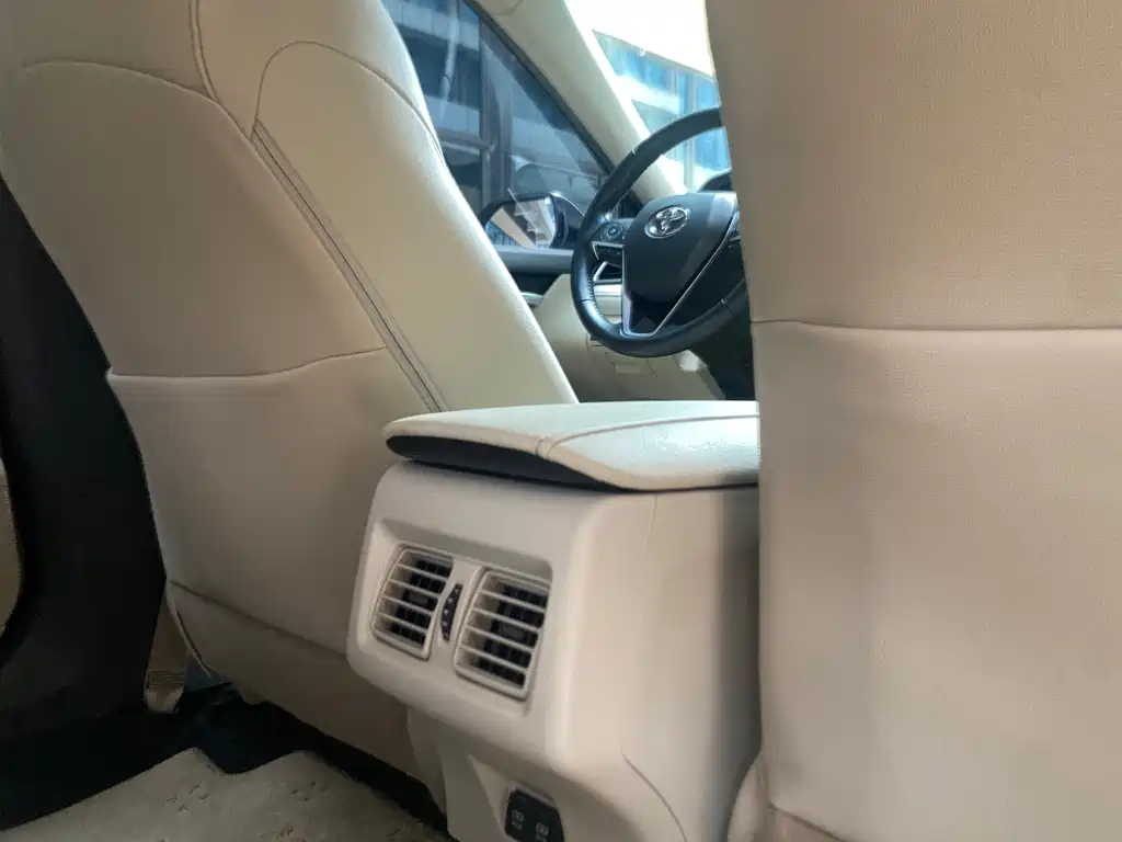 TOYOTA CAMRY 2018